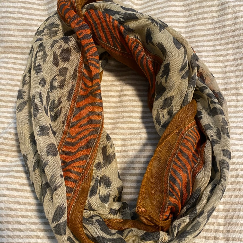 Infiniti scarf